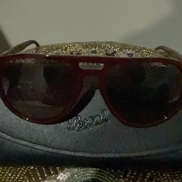 Persol Burgundy Aviator Sunglasses W/Original Case  display picture 2